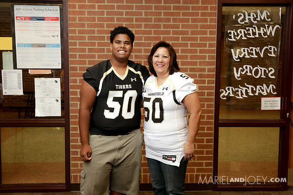 20170811-MHS-FOOTBALL-SENIORS&MOMS-29