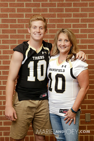 20170811-MHS-FOOTBALL-SENIORS&MOMS-10