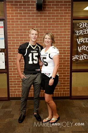 20170811-MHS-FOOTBALL-SENIORS&MOMS-23