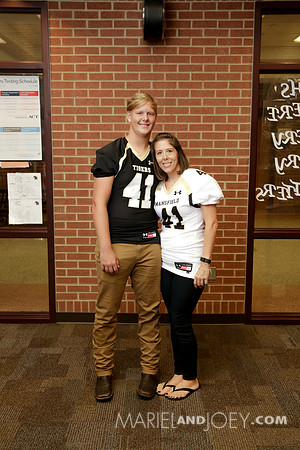 20170811-MHS-FOOTBALL-SENIORS&MOMS-17