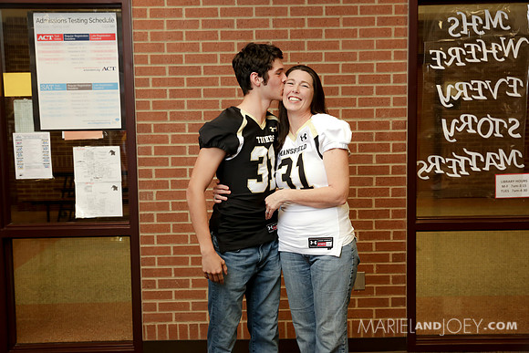 20170811-MHS-FOOTBALL-SENIORS&MOMS-21