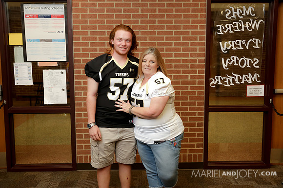 20170811-MHS-FOOTBALL-SENIORS&MOMS-32