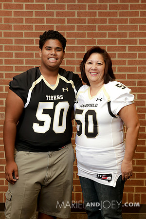 20170811-MHS-FOOTBALL-SENIORS&MOMS-27